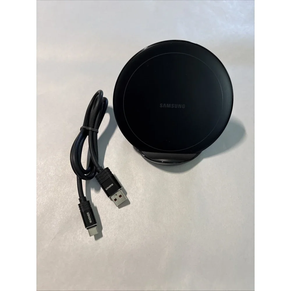 Samsung EP-N5105 Qi-Certified Fast Wireless Charging Stand + Warner USB Cable